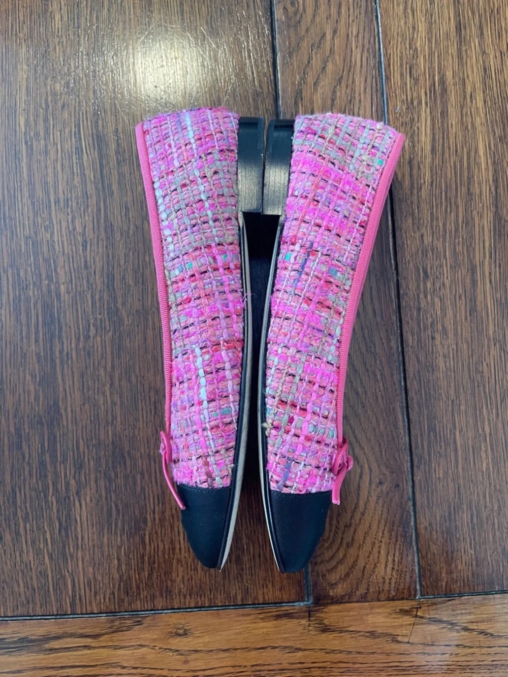 CHANEL Hot Pink Tweed Ballet Flats with Black Cap-Toe and Bow 38.5C multicolor